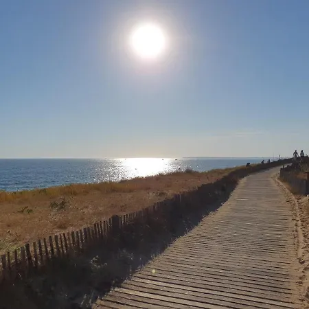 Le Gallieni, Face Mer, Vous Accueille En Ete Comme En Hiver!