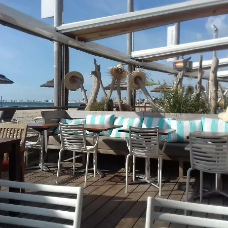 Appartement Le Gallieni, Face Mer, Vous Accueille En Ete Comme En Hiver!