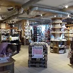 Le Gallieni, Face Mer, Vous Accueille En Ete Comme En Hiver!