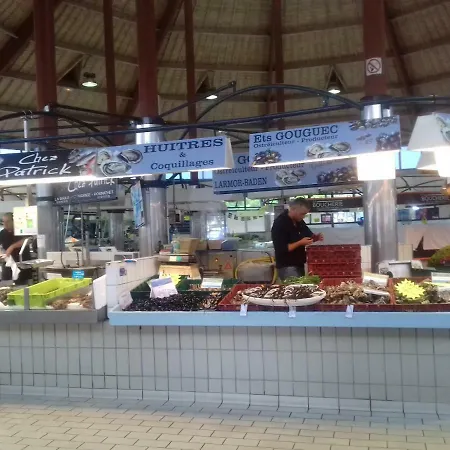 Le Gallieni, Face Mer, Vous Accueille En Ete Comme En Hiver! *