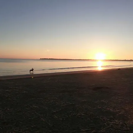 Le Gallieni, Face Mer, Vous Accueille En Ete Comme En Hiver! * Pornichet