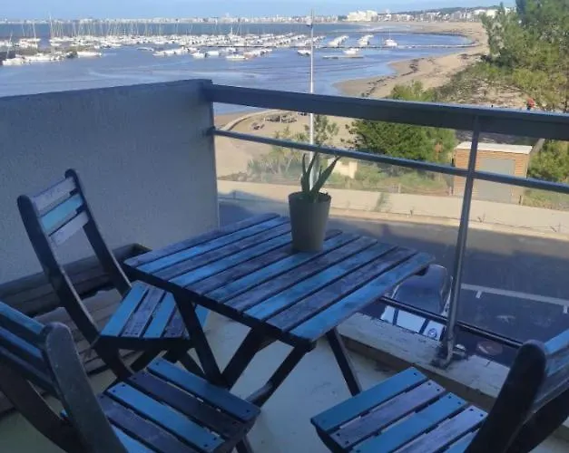 Le Galliéni Vue Panoramique Face A Fait Peau Neuve!