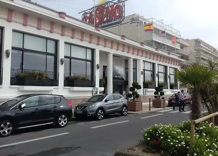 Le Galliéni Vue Panoramique Face A Fait Peau Neuve! *