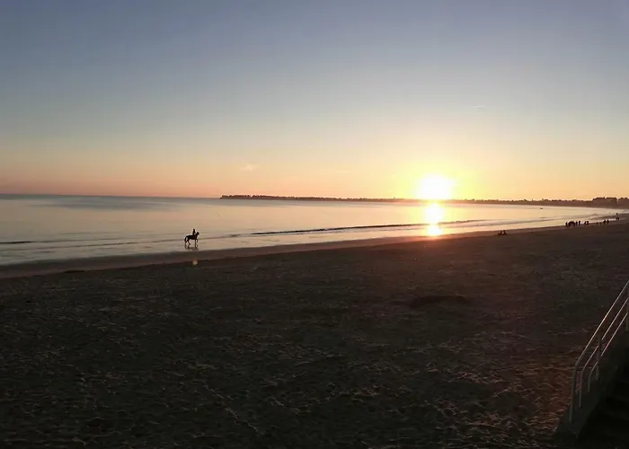 Le Galliéni Vue Panoramique Face A Fait Peau Neuve! * Pornichet